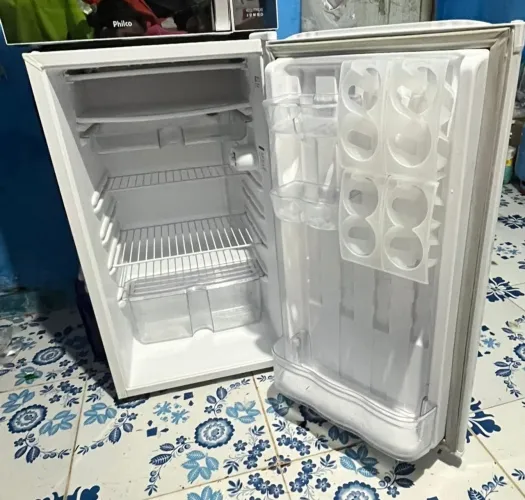 Vende-se frigobar semi novo de 117 litros da consul
