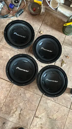 Vendo 4 graves pioneer 306
