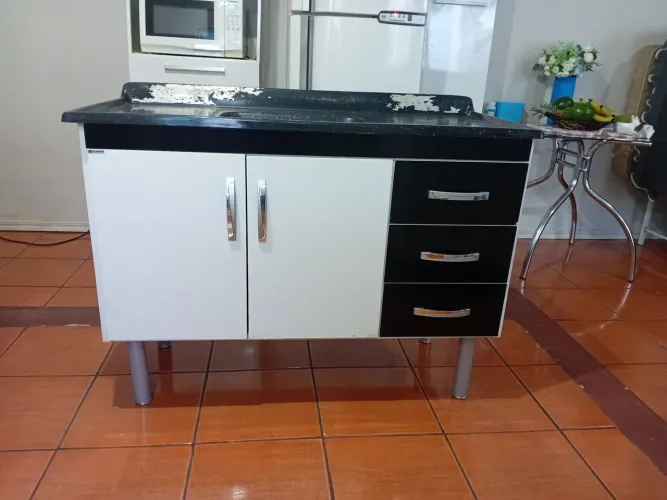 Gabinete com pia de 1,15 metros