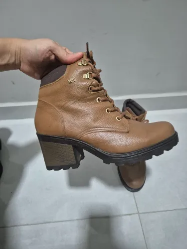 Bota de couro Via Marte, caramelo, n° 36