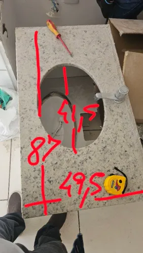 Bancada para pia de banheiro com torneira, cuba e armário MDF