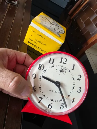Despertador vermelho Westclox Vitória 2 novo na caixa vintage original anos 70 pop retrô