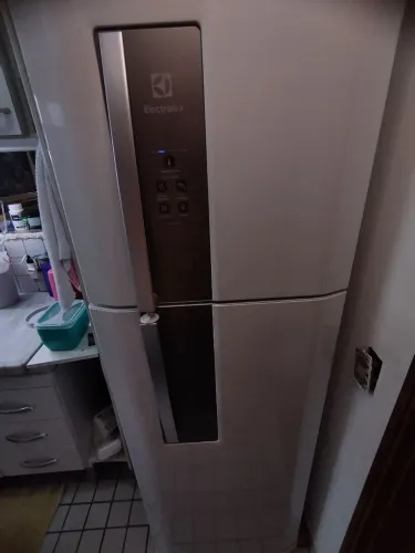 Geladeira Eletrolux + Máquina Laca/Seca Samsung, tudo com pouco uso !