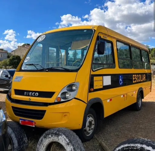 Micro ônibus Iveco 2012/2013