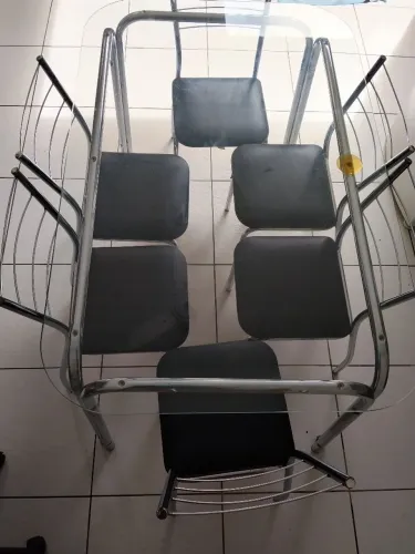 Mesa jantar com tampo de vidro e 6 cadeiras usado excelente estado