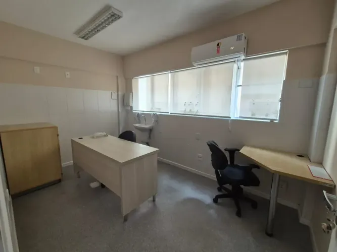 Sala Comercial para locação (SEM MOBILIA) com 9 metros quadrados em Campo Grande - Santos