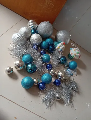 Vendo bolas de natal