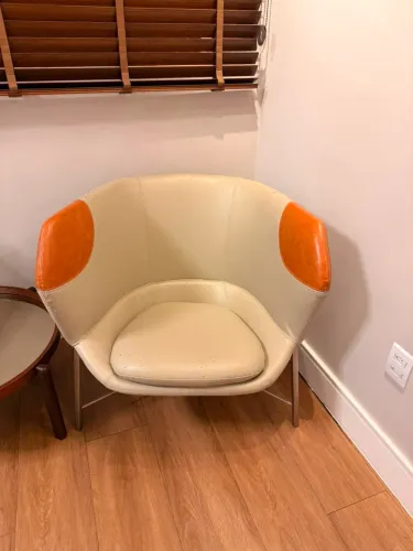 Mesa e poltrona Woodskull