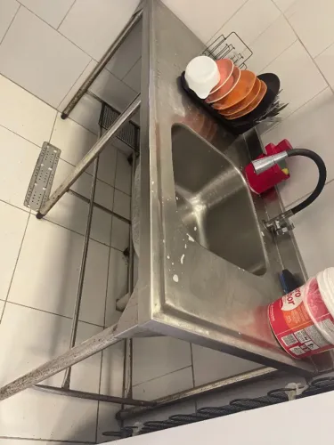 Banca Inox com pia 1,70cm