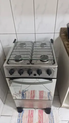 Fogão 4 bocas em ótimas condições