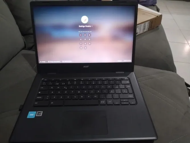 Notebook zero na caixa