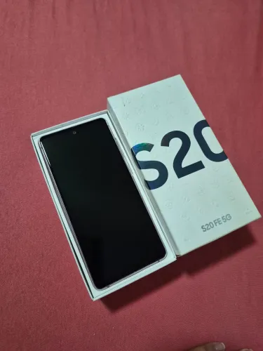 Celular samsung s20FE