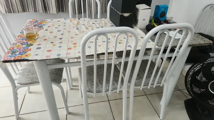 Mesa de 6 cadeiras