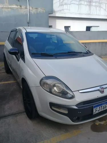 Fiat Punto Essence 1.6 Flex 16V 5P 2014
