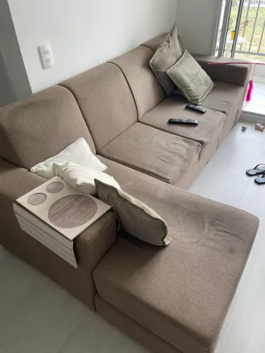Sofá com chaise - estado para reforma
