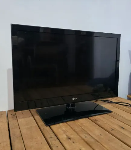 TV LG 32 polegadas  (LG 32lv3700)