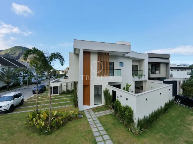 Casa 4 Suítes para Alugar em Vargem Pequena, RJ