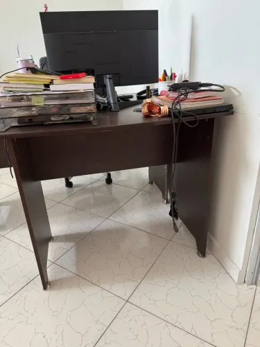 Escrivaninha 90x50 marrom