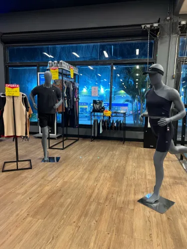 Maniquins Pose Esportiva inspiração Nike