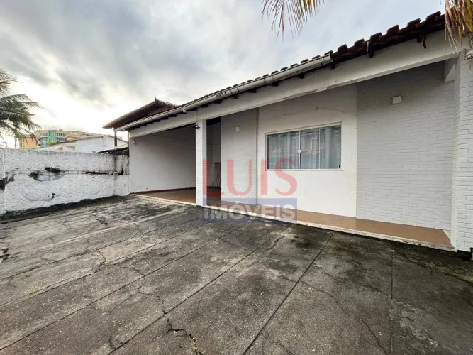 Casa com 3 dormitórios à venda, 300 m² por R$ 940.000,00 - Itaipu - Niterói/RJ