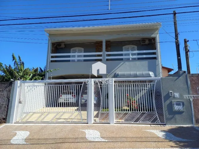 Casa à venda no bairro Parque Jambeiro em Campinas