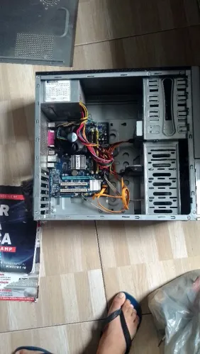Computardor + monitor + estabilizador de força