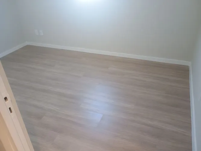 Colocador de piso laminado e vinilico
