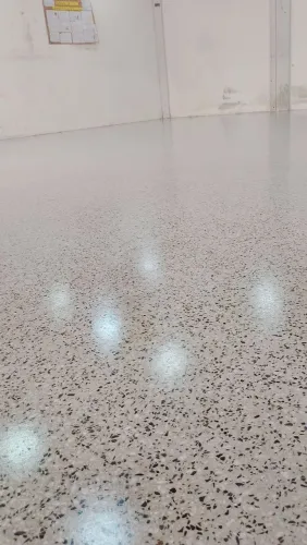 Piso de granitina