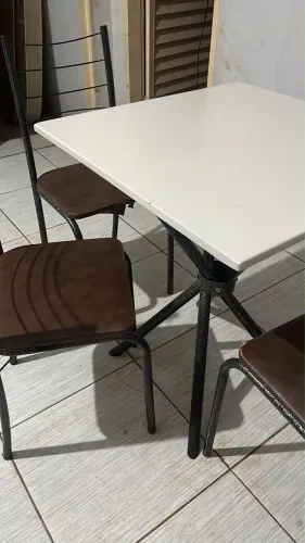 Mesa 4 cadeiras