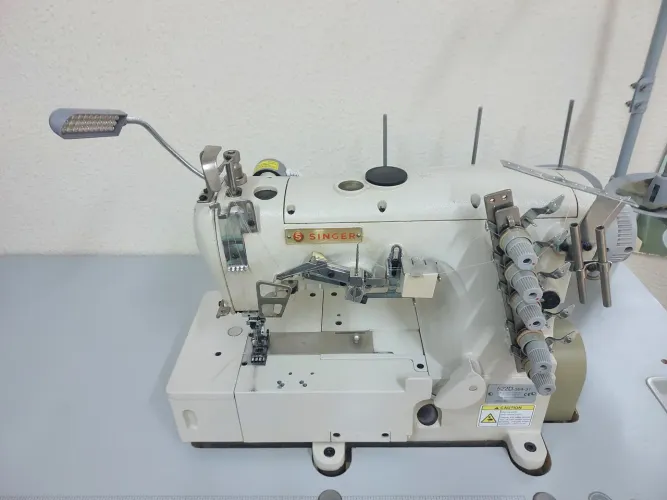 Máquina galoneira singer industrial 
