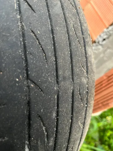 Pneu dunlop meia vida 185/60/14