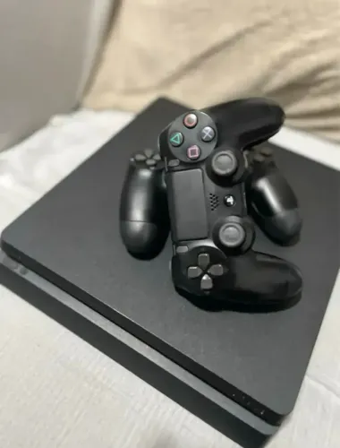 PS 4 Slim + 2 Controles originais + Jogos 