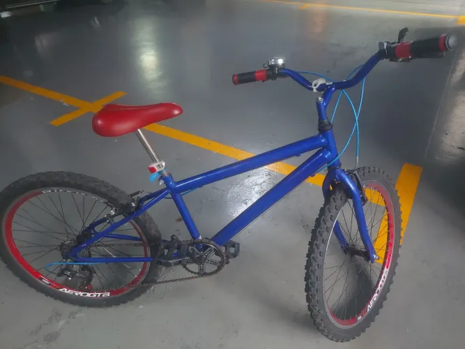 Vendo Bicicleta aro 24 em aço carbono 