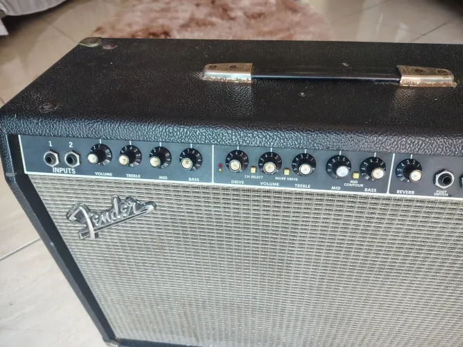 Amplificador fender frontman 212R