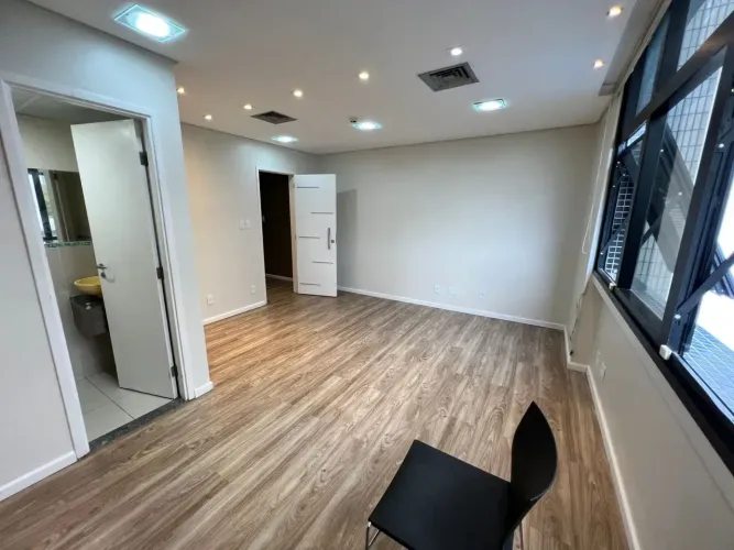 Vendo Sala no Millennium 9 2 9 9 4 6 4 - 5 4 8 7