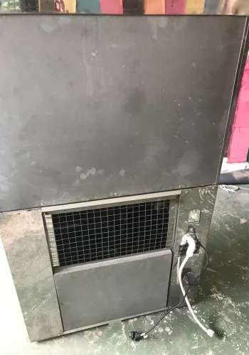 Bebedouro industrial aço inox três torneiras 100 litros.
