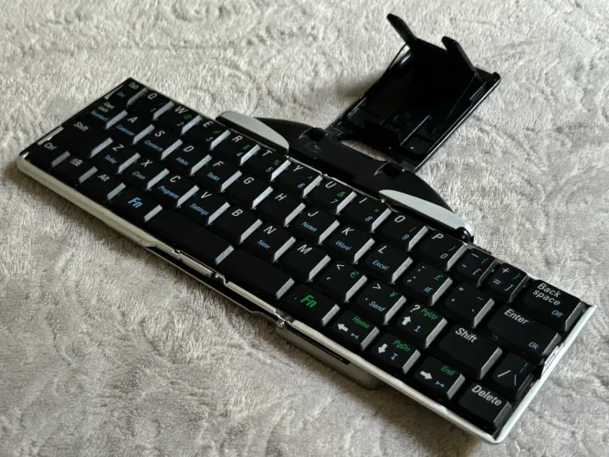 Teclado dobrável Bluetooth Stowaway Think Outside