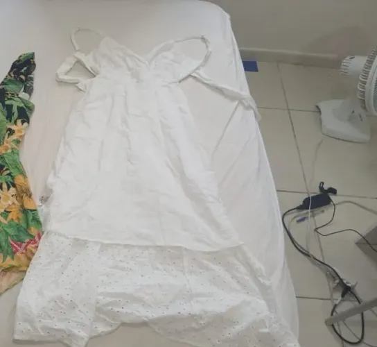 Vestido Longo Branco Alça Fina com Amarração e Barrado em Laise