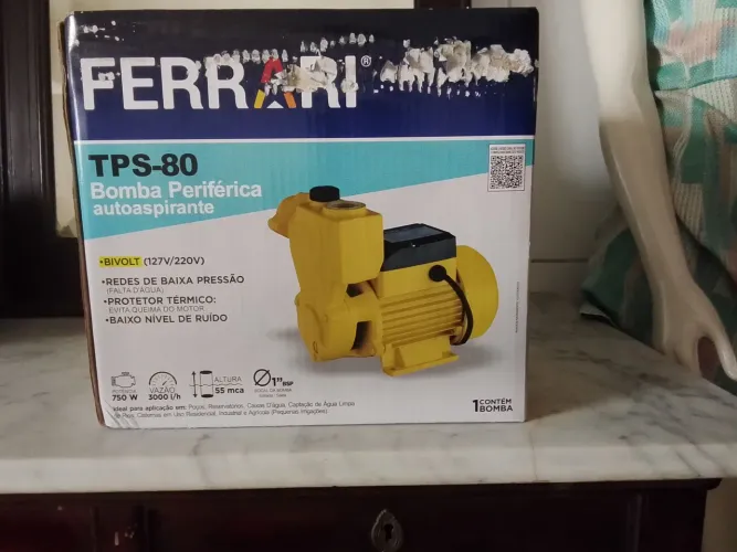 Vende-se bomba de água