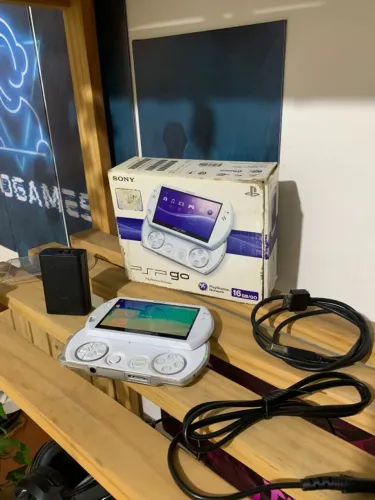 PSP GO (ACEITO TROCAS E FAÇO ENVIO) 