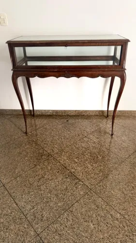 Vitrine antiga de exposição de joias