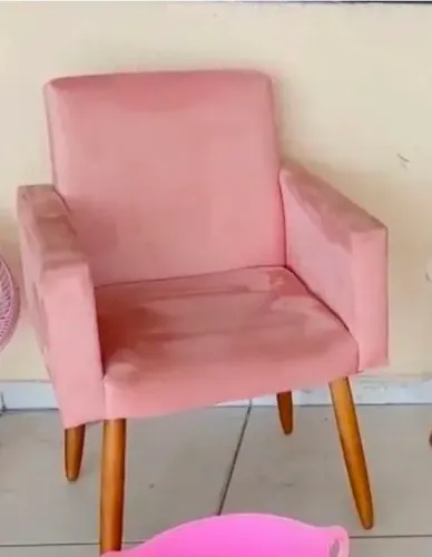 Poltrona Rosa Linda e Resistente