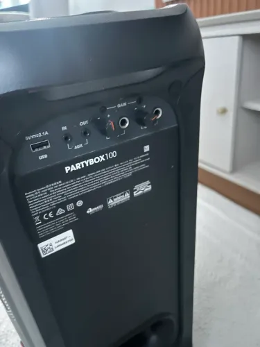 Caixa Jbl partybox 100
