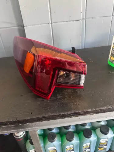 Vendo par de lanternas traseiras HB-20 sedan originais 650