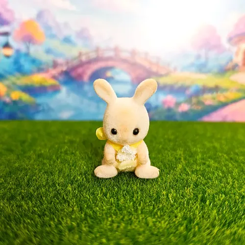 Sylvanian Families - Bebê Coelho Vintage com Roupa Amarela