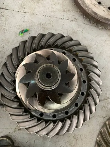 Coroa e pinhao volvo 10x31