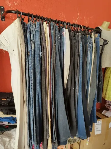 VENDO *(BAZAR COMPLETO)* SOMENTE COMPLETO ?