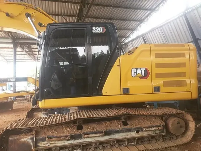 Escavadeira CAT