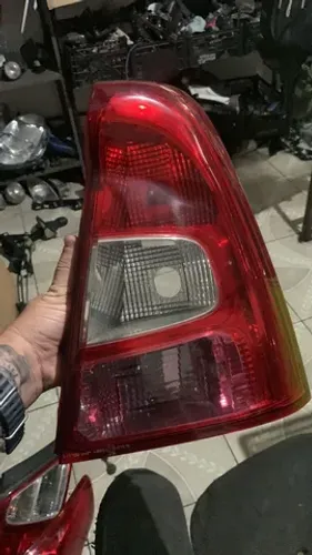 Lanterna traseira seminovo - Renault logan 2010 2011 2012 2013