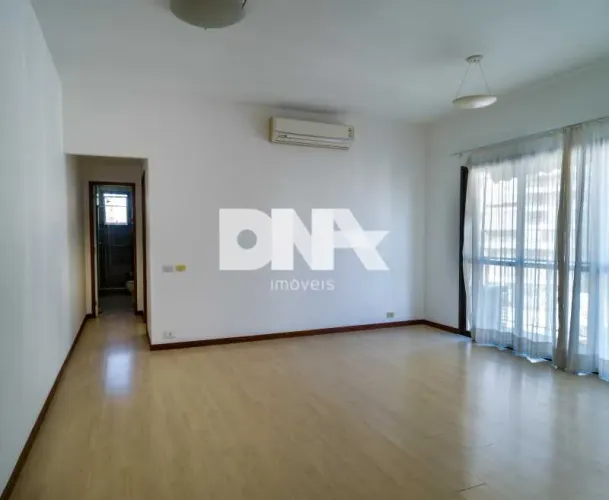 Apartamento : / Residencial / Lagoa